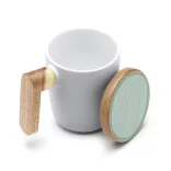 TZ1130-Cana-din-ceramica-mata-cu-capac-si-maner-din-bambus-este-o-alegere-eleganta-si-functionala-pentru-a-va-bucura-de-bauturile-preferate-LOVET-ALB