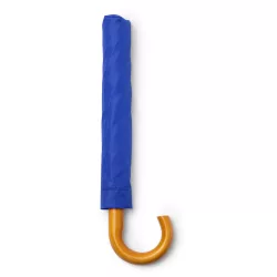 UM1163-O-umbrela-din-RPET-poliester-reciclat-cu-tesatura-pongee-190T-si-un-maner-din-lemn-natural-reprezinta-o-optiune-eleganta-si-durabila-pentru-a-va-proteja-de-ploaie-KODIAK-ALBASTRU-ROYAL