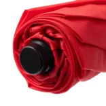 UM1163-O-umbrela-din-RPET-poliester-reciclat-cu-tesatura-pongee-190T-si-un-maner-din-lemn-natural-reprezinta-o-optiune-eleganta-si-durabila-pentru-a-va-proteja-de-ploaie-KODIAK-ROSU