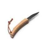 NA1188-Briciul-din-otel-inoxidabil-cu-maner-din-pluta-reprezinta-un-instrument-versatil-si-practic-cu-o-atingere-naturala-si-ecologica-XENA-NATURAL