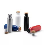 BI1224-Sticla-din-otel-inoxidabil-reciclat-cu-finisaj-mat-si-capac-din-bambus-LEVU-ROSU