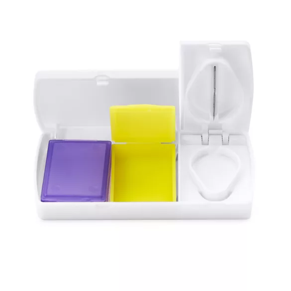 SB1227-Cutie-pentru-pastile-cu-doua-compartimente-unul-cu-doua-cutiute-colorate-diferit-si-celalalt-cu-un-cutit-pentru-a-imparti-pastilele-cu-un-volum-mai-mare-MEDY-ALB