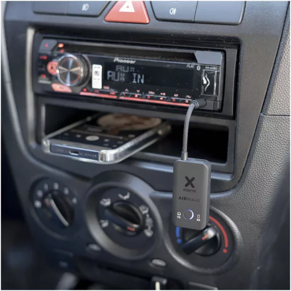 12447690-Adaptor-audio-Xtorm