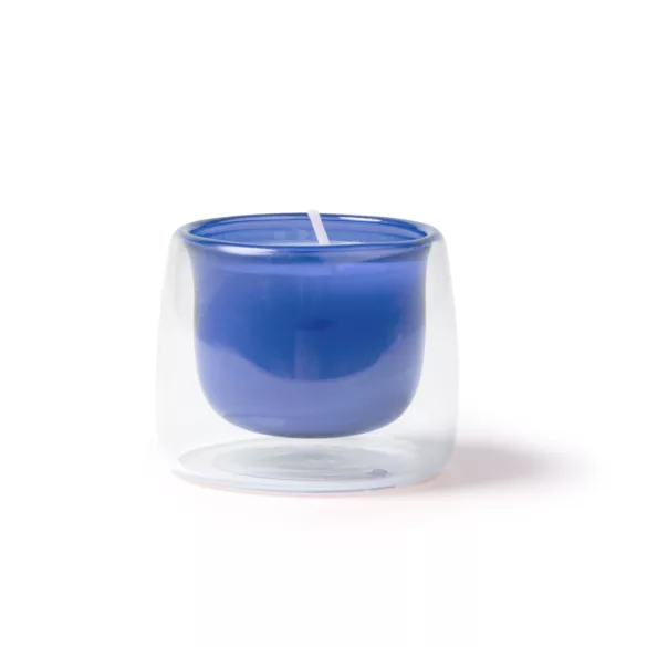 VL1530-Lumanarea-parfumata-intr-un-recipient-din-sticla-cu-doua-straturi-este-fabricata-din-ceara-vegetala-si-ofera-un-minunat-parfum-de-vanilie-FLORA-ALBASTRU-ROYAL