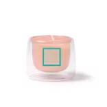 VL1530-Lumanarea-parfumata-intr-un-recipient-din-sticla-cu-doua-straturi-este-fabricata-din-ceara-vegetala-si-ofera-un-minunat-parfum-de-vanilie-FLORA-ROZ-DESCHIS
