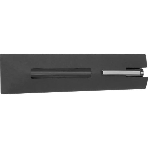 1549103-Pix-CrisMa-cu-grip-striat