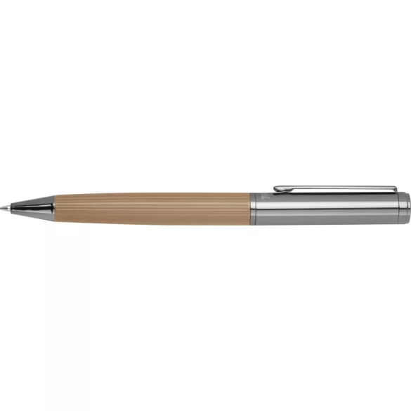 1549113-Pix-CrisMa-cu-grip-striat