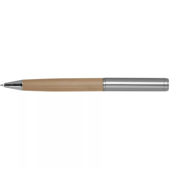 1549113-Pix-CrisMa-cu-grip-striat