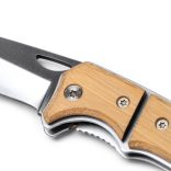 NA1557-Cutit-din-otel-inoxidabil-cu-maner-din-bambus-si-carabina-VORO-NATURAL