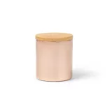 VL1597-Lumanarea-parfumata-este-continuta-intr-un-recipient-elegant-din-aluminiu-cu-finisaj-metalic-si-capac-din-bambus-MARIS-ROZ-AURIU