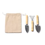 TO1684-Set-de-gradinarit-cu-3-accesorii-din-otel-inoxidabil-si-maner-din-bambus-CROCUS-NATURAL
