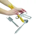 56-0304331-Set-pentru-facut-spaghete-cu-razatoare-pentru-branza