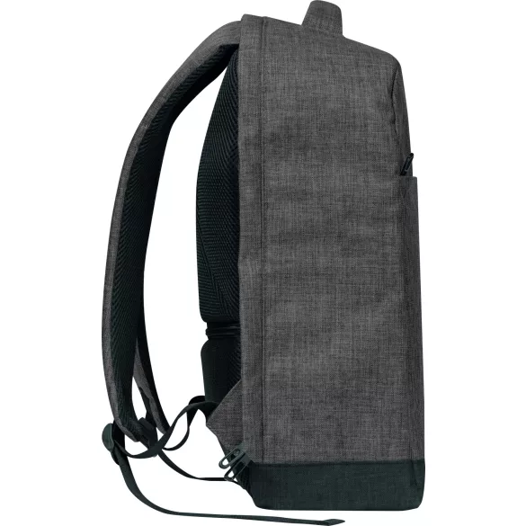 6358977-Rucsac-pentru-laptop-cu-iesire-USB