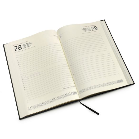 AG8083-Agenda-cu-coperta-captusita-din-PU-cu-gravura-in-relief-SELKIS-NEGRU
