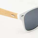 SG8104-Ochelari-de-soare-cu-un-design-atragator-cu-rame-lucioase-si-brate-din-bambus-natural-EDEN-ALB