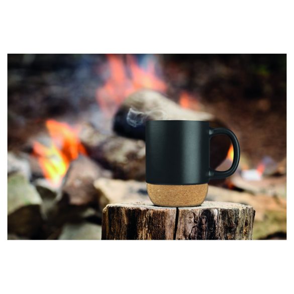 8241803-Cana-ceramica-cu-suport-din-pluta