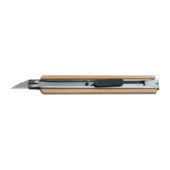 8474813-Cutter-cu-invelis-bambus