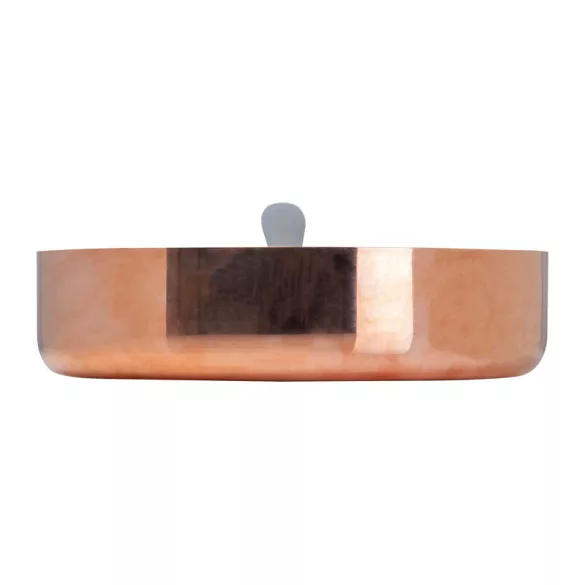 8497795-Tigaie-cu-inductie-cu-margine-inalta