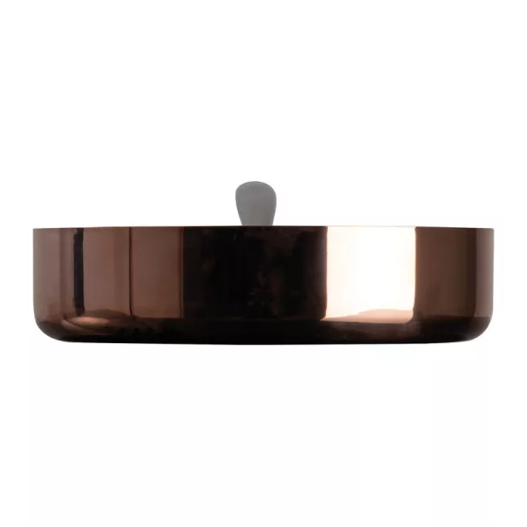8497795-Tigaie-cu-inductie-cu-margine-inalta