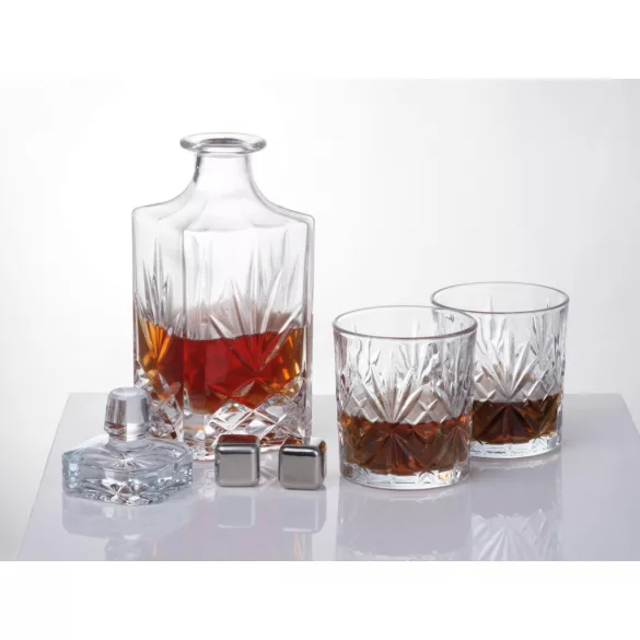 8564813-Set-mare-de-whiskey