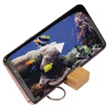 9264713-Breloc-cu-suport-de-telefon-din-bambus