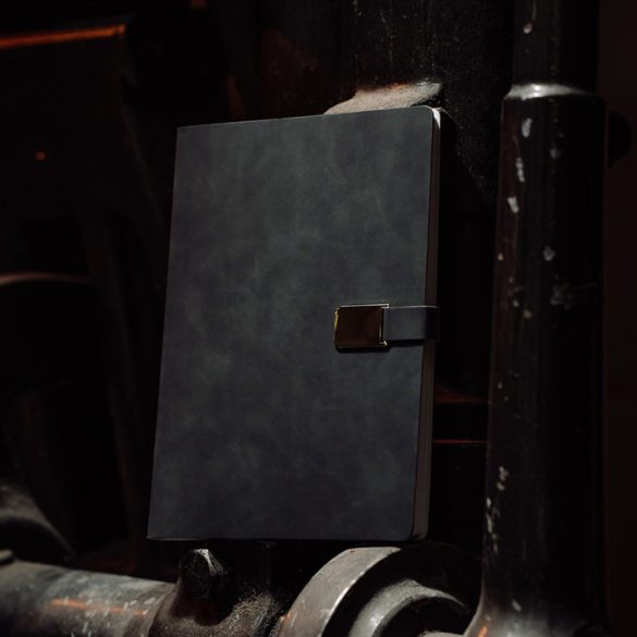 Agenda CLIPS nedatata - 16x22 cm [negru]