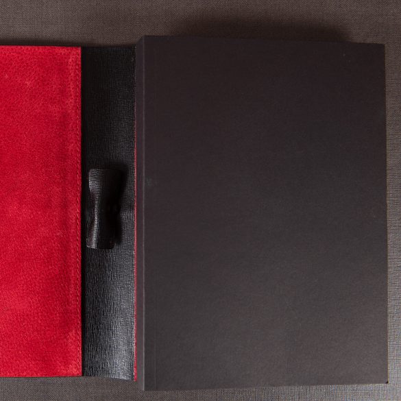 Agenda-datata-zilnic-Black-2023-16-x-22-cm-negru