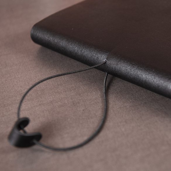 Agenda-datata-zilnic-Black-2023-16-x-22-cm-negru