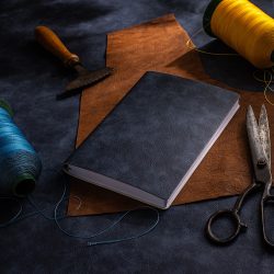 AG_FLEXI_DATZ_GRI_UNIKA-Agenda-datata-zilnic-Flexi-16-x-22-cm-gri