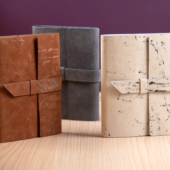 Agenda-datata-zilnic-Mirror-2026-16-x-22-cm-maro