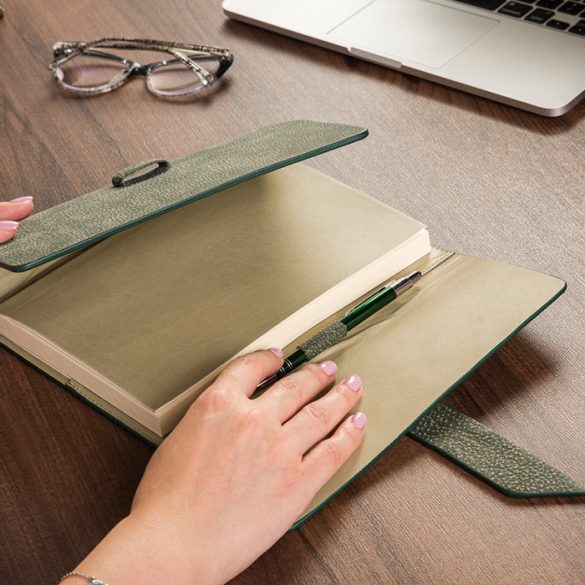 Agenda-datata-zilnic-Mirror-2026-16-x-22-cm-maro