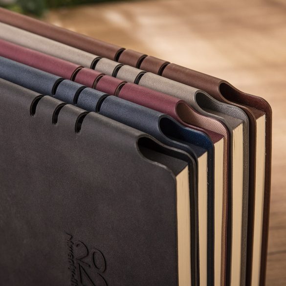 AG_NUBUK_NED_BORDO_UNIKA-Agenda-nedatata-NUBUK-16-x-22-cm-visiniu