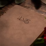 AG_NUBUK_NED_MARO_UNIKA-Agenda-nedatata-NUBUK-16-x-22-cm-maro