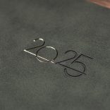 AG_NUBUK_NED_VERDE_UNIKA-Agenda-nedatata-NUBUK-16-x-22-cm-verde