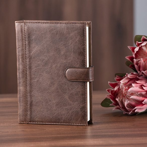 Agenda-datata-zilnic-Viola-2023-16-x-22-cm-maro