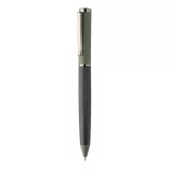 AP800133-07-Set-pix-Macaye