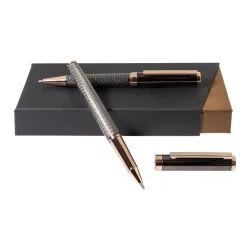AP800863-81-Set-pix-Orrose-Gri