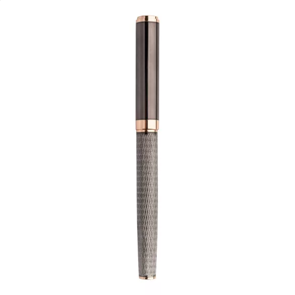AP800863-81-Set-pix-Orrose-Gri