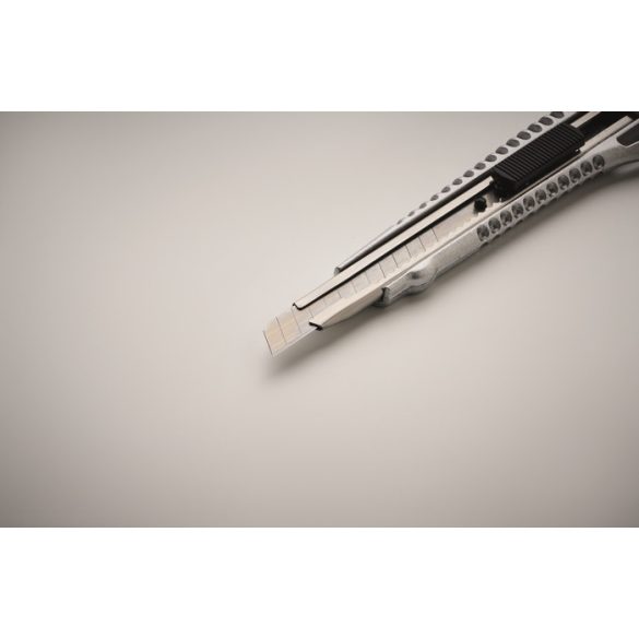 MO2138-14-Cutit-retractabil-din-aluminiu-TRACTA