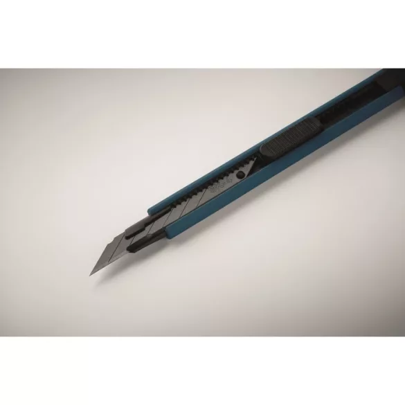 MO2768-04-Cutter-retractabil-BLADE