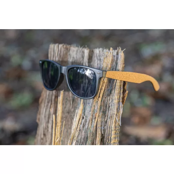 P453881-Ochelari-de-soare-reciclati-cu-pluta-din-PP-conform-GRS