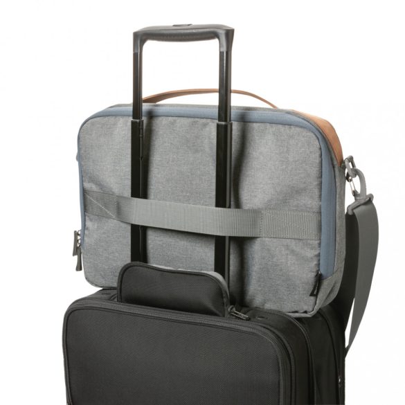 P732182-Geanta-de-laptop-Impact-AWARE-300D-de-15-6-in-2-culori