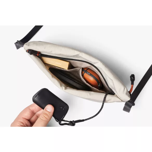 P763-3819-Geanta-de-umar-Bellroy-Lite