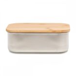 R08239-01-Cutie-de-pranz-TASTE