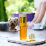 R08273-42-Sticla-GOURMET-din-sticla-600-ml-cu-infuzor-albastru-inchis