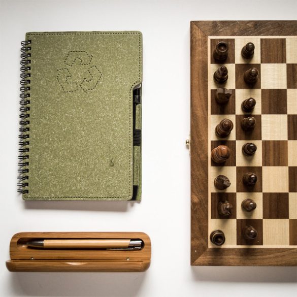 R64246-05-Notebook-eco-TELDE-cu-pagini-dictando-si-pix-verde