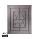 V4040602-Patura-din-poliester-reciclat-GRS-130x170-cm-VINGA-Monogram