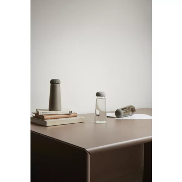 V433029-Recipient-pentru-lichide-VINGA-575ml