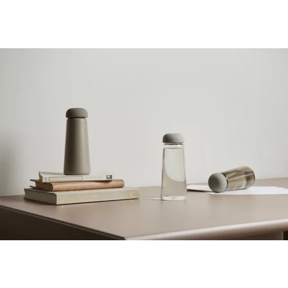 V433029-Recipient-pentru-lichide-VINGA-575ml