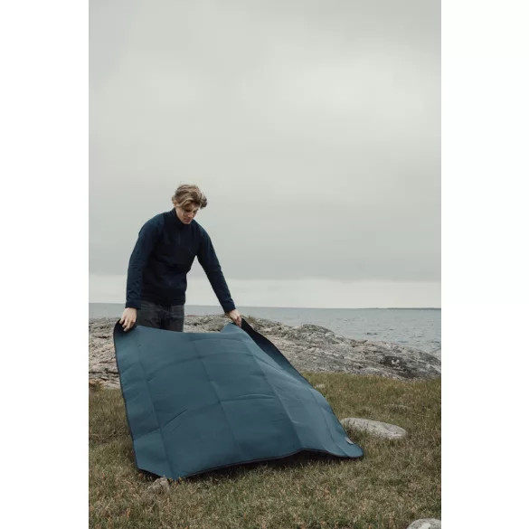 V4590325-Patura-de-picnic-din-poliester-RCS-130x150-cm-VINGA-Baltimore